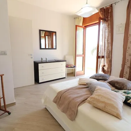 Elegante Casa Antonella A Дом отдыха *