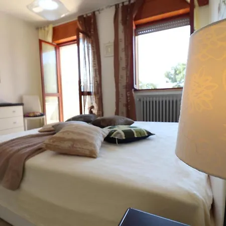 Elegante Casa Antonella A Отранто